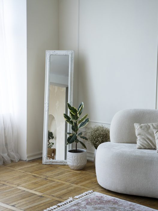 Small Living Room? Make It Brighter & More Spacious with These Easy Tips!