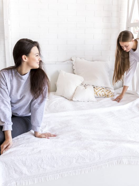 How to choose the right mattress for your sleep style – sleeping positions on different mattress types.